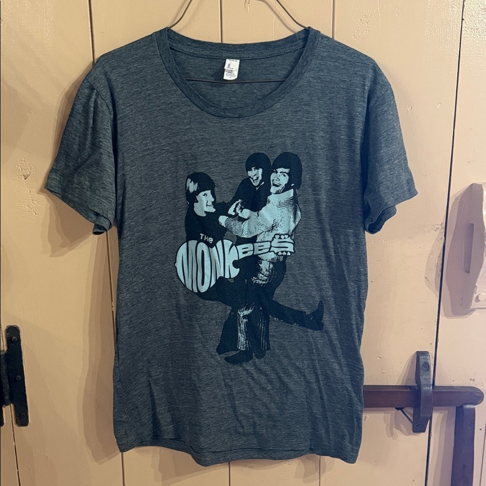 Monkeys Tultex Heather Gray T-Shirt! The 60’s baby!! ✌️ ❤️ 😘